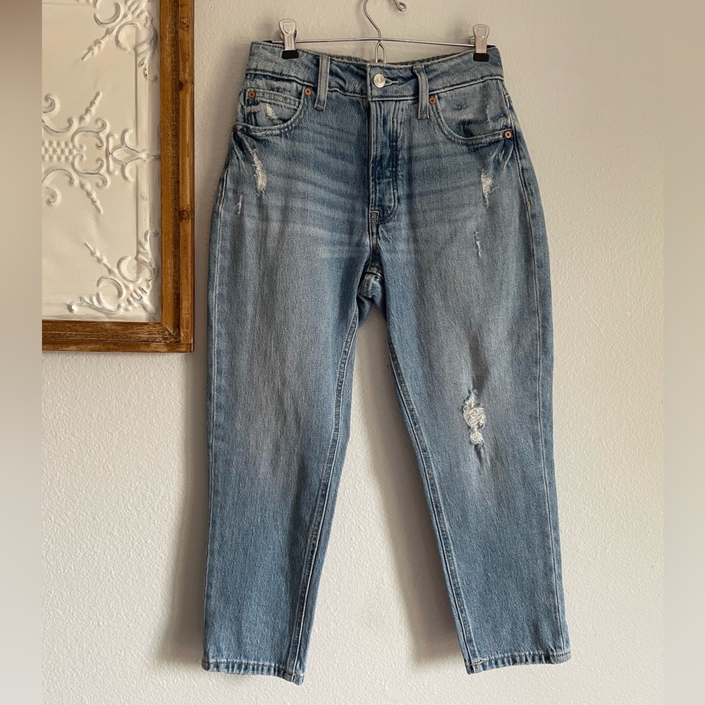 Maurices Women’s Sz 0 Short Distressed High-Rise Denim Jeans Cheeky Taper Curvy